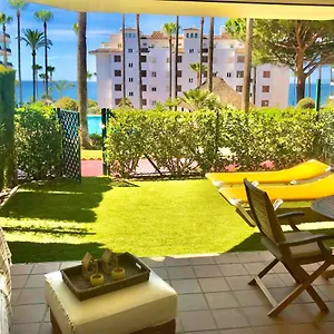 Apartment Mi Capricho, Beachfront, Grownfloor, Private Garden & Terrace, Sitio de Calahonda