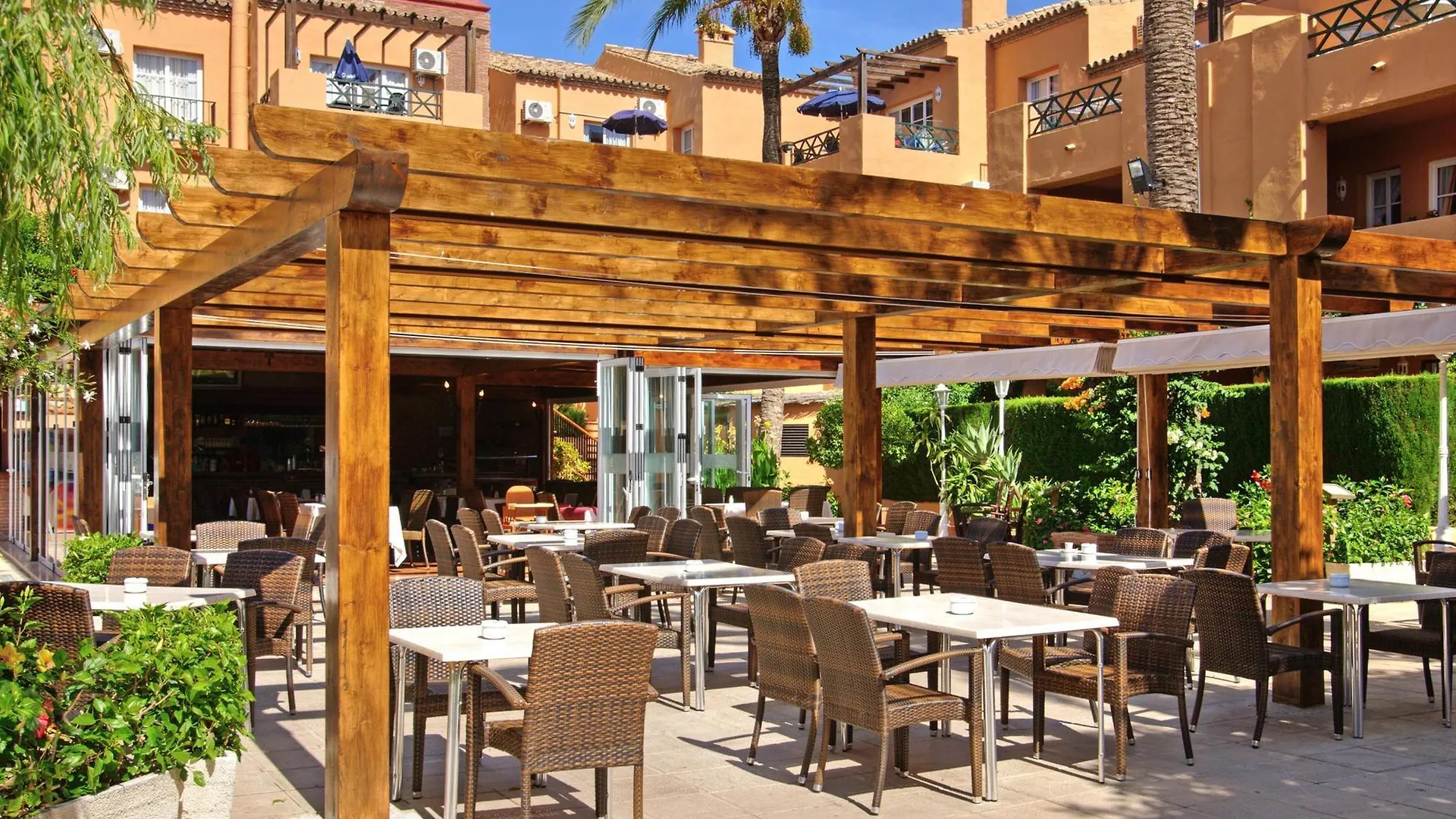 Mijas Costa Oasis By Grangefield Oasis Club Aparthotel Sitio de Calahonda 3*,